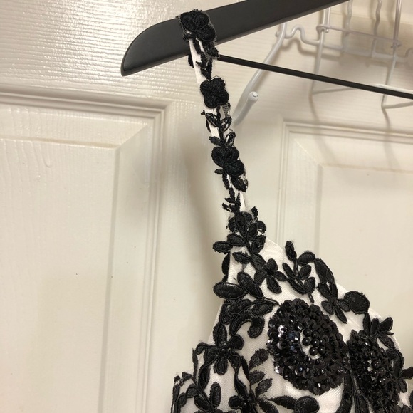 🎉🎉🎉HOST PICK!!! 🎉🎉🎉TLC Say Yes Created For Macy’s Black & White Long Formal Gown - Picture 7 of 16